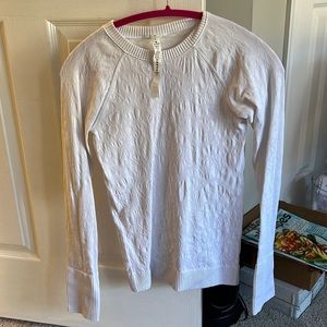 Lululemon white long sleeve size 6